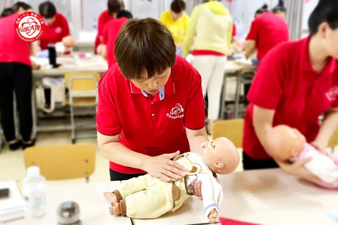 为什么越来越多的女性成为月嫂？答案都在这里(图2)