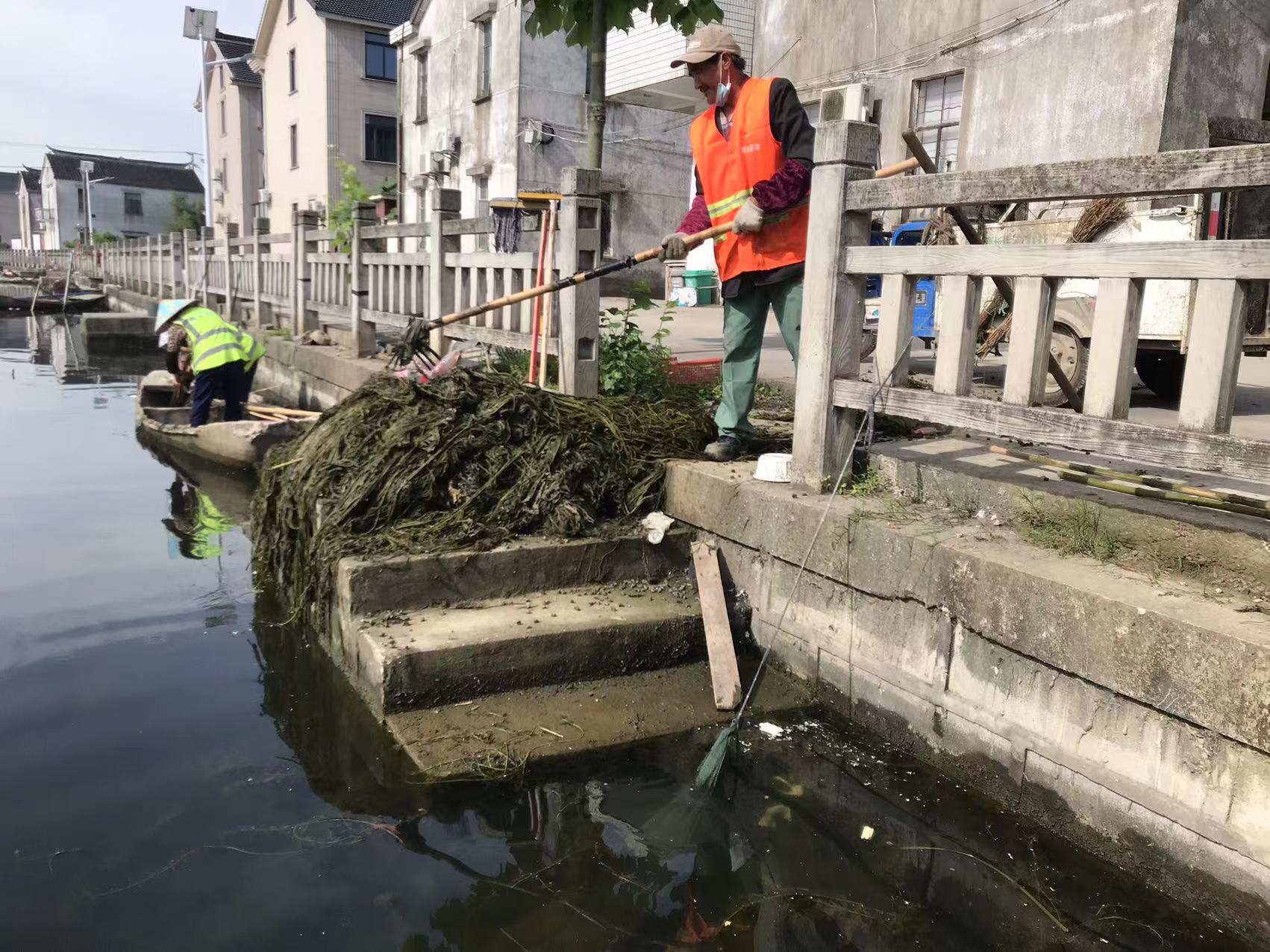 海口市龙华区40名保洁员职业技能赛上显身手